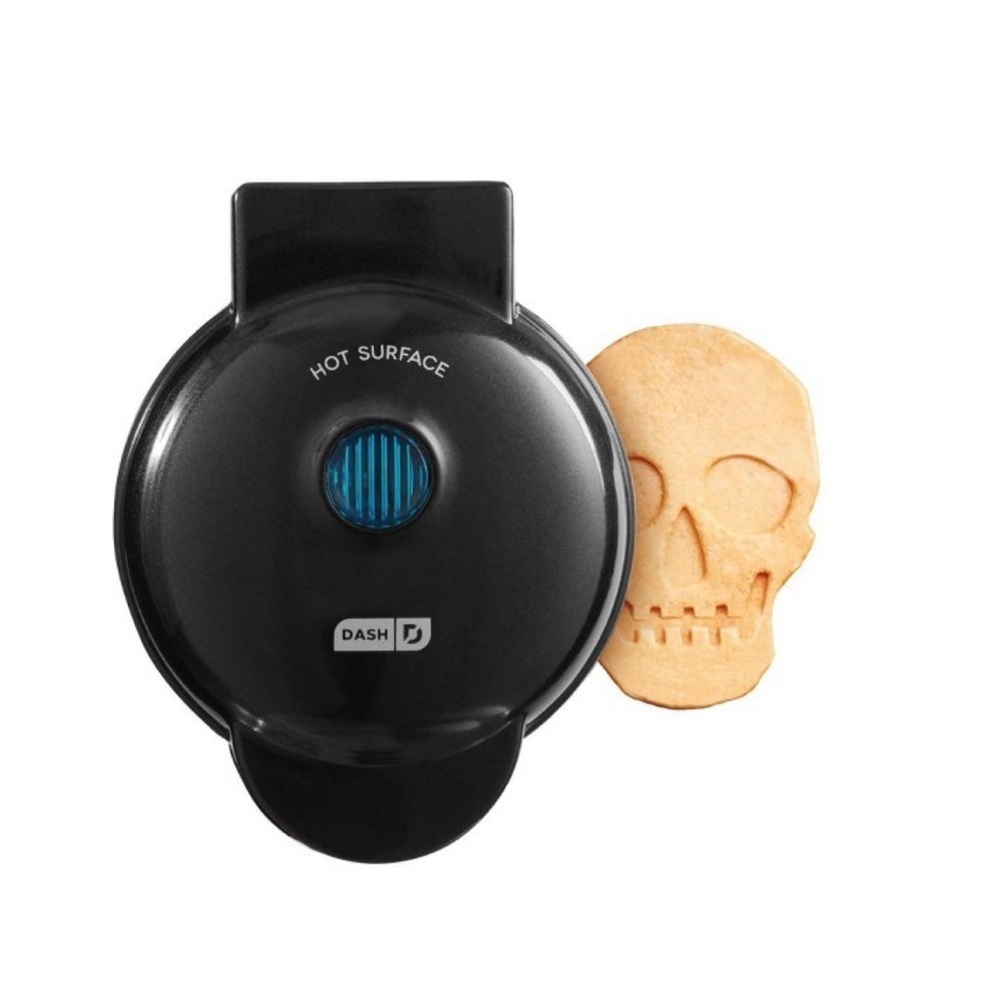 New in box dash mini waffle maker skull Halloween spooky black 13” breakfast